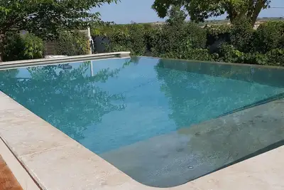 Image de Villa ÉCOLOGIQUE De Charme Avec Piscine A DÉBORDEMENT Et Plage Californienne.