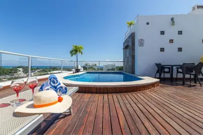 Image de Brand New Ocean View Condo avec piscine sur le toit
