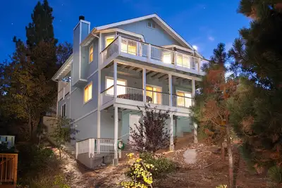 Emplacement Emplacement Emplacement! Blocs du village et du lac!