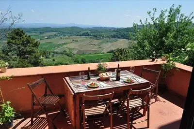 Image de En Ville! Grandes Terrasses Et Vues sur les vignobles et les oliveraies - Marchez jusqu'au centre!