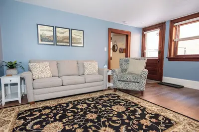 Image de Une partie de l'histoire dans le centre-ville historique de Sandusky. Minutes Ă Cedar Point.