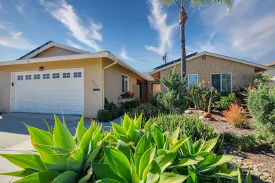 Image de Magnifique maison de 3 chambres avec piscine à proximité des plages, du zoo et bien plus encore! ! !