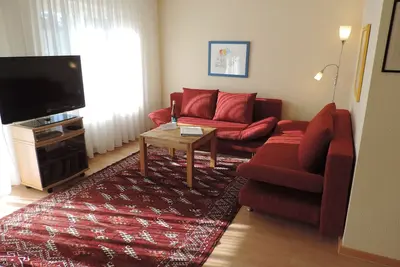 Image de Appartement, 2 chambres, WiFi, cuisine, salle de bains, balcon, à 3 minutes de la rive du lac - privé -