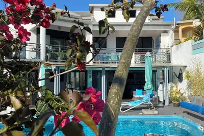Image de Plumeria Vacances, atypique, 1 chambre et 1 couchage, piscine privée.