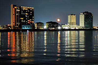 Image de Summer Reduction, unité d'extrémité BeacHuge, vue à 270 degrés; Gratuit: Beach Srv + SecWiFi + App Tv