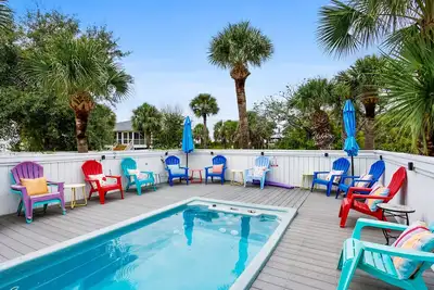 Image de Maison de Southend. Slps 18. 5br. Dipping Pool!