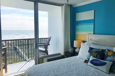 Image de East Island Oasis: On the Beach, No Seawall Blvd, Mins 2 Everything, Pool, Wifi