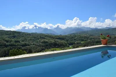 Image de Toscane, villa de luxe par Cinque Terre, grande piscine, bain Ă remous sauna