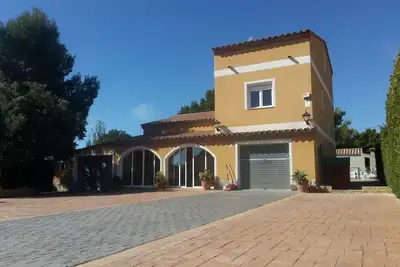 Image de Villa De Luxe: Parc Pour Enfants, Climat, Piscine, Barbecue, Sat Tv, Wi-Fi. . .