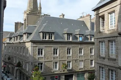Image de Au CĹ’UR De La Cite Corsaire 3***164m De La Plage, Commerces, Parking Gratuit