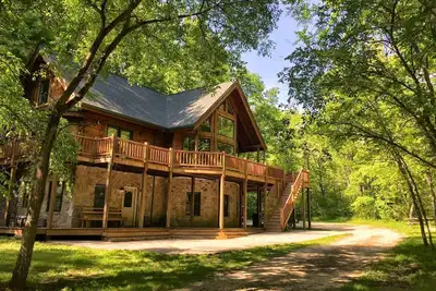 Image de Log Cabin Vacation Home sur 62 acres boisés privés