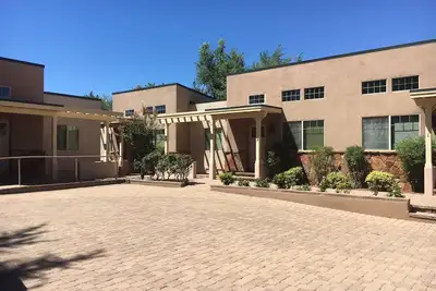 Image de Sedona Uptown Unit 2 Condominium de luxe 2 chambres