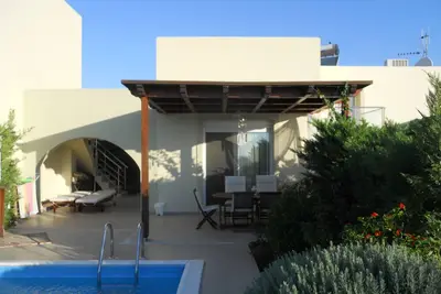 Image de Belle villa avec piscine privée à distance de marche du boulevard Haraki.