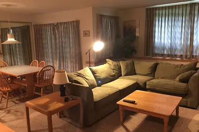 Image de Summer Living On Hillside Condo - Marchez / marchez sur Mount Snow