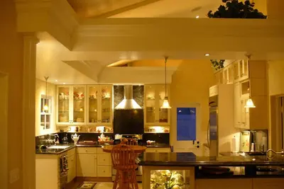 Image de Best Value à Laguna Beach, tout près de la plage Crescent Bay!