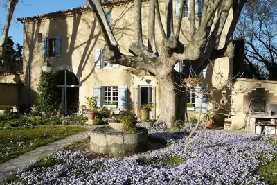 Image de Villeneuve lez Avignon, à la campagne, joli pavillonT2 40m2.