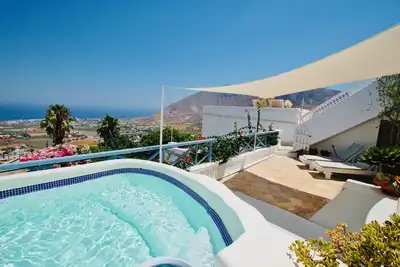 Image de Traditionnelle maison troglodytique de Santorin - Hélios