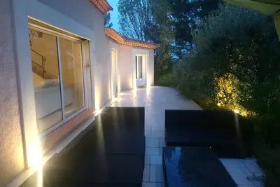 Image de Villa 250 m2 sur 4000 m2 de pinède, jacuzzi 6 places, piscine