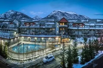 Image de The Lodges at Canmore - Suite de Luxe 1 Br avec Vue sur la Montagne / Barbecue / Piscine Chauffée