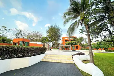 Image de Grand condo de la famille sur la plage avec 3 piscines