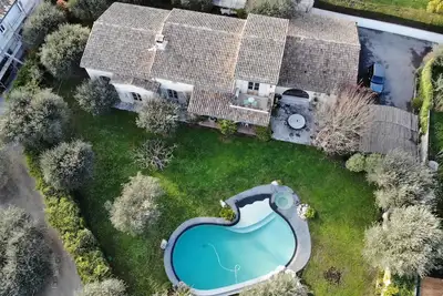 Image de Villa provençale au coeur des oliviers avec piscine