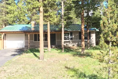 Image de Comme neuf, à 10 minutes de Ski Cooper et à 5 km du centre-ville!