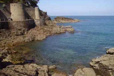 Image de Dinard face St-Malo, Maison de pays, Jardin lavandes, Plages, commerces à 2 pas