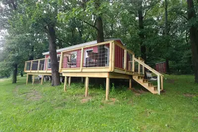 Image de Cabine au bord de la rivière avec petite plage courte distance en voiture de Nauvoo