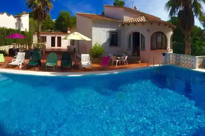 Image de Villa au calme avec piscine privée, proche de la mer