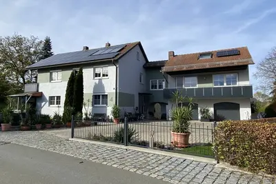 Image de Appartement moderne de 3 pièces de 80 m² meublé de façon moderne avec balcon exposé sud / ouest