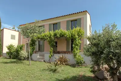 Image de Villa au lac du Salagou, avec vue sur la vallée