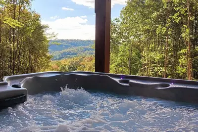 Image de Hocking Hills Bearadise Ridge Enroulez le pont. Nouveau mobilier, belle vue