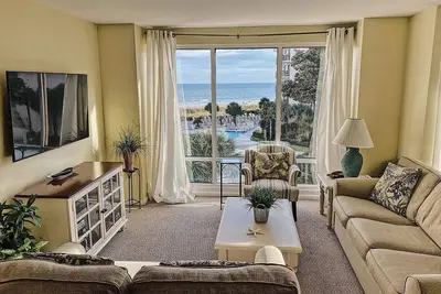 Image de Belle Beachfront Villamare - Voir notre vue!