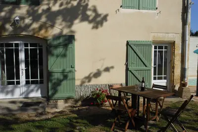 Image de Vert Volets Gite Dans Sw France. Village Lieu. Piscine chauffée.