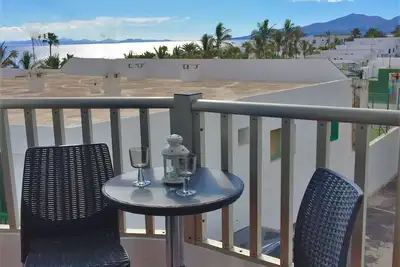 Image de appartement moderne avec vue sur la mer, à 100 m de la plage principale