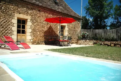 Image de Le Lapin sur le Toit - Beautifully restored 18th-century barn, private heated swimming pool
