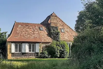 Image de Perrot en Périgord : Maison de charme avec grande piscine