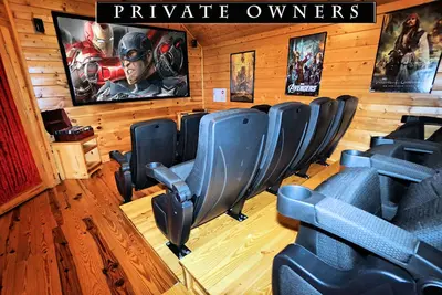 Image de Bigfoot Crossing - Propriétaires privés, Salle de théâtre et de jeux, Piscine, Ps4