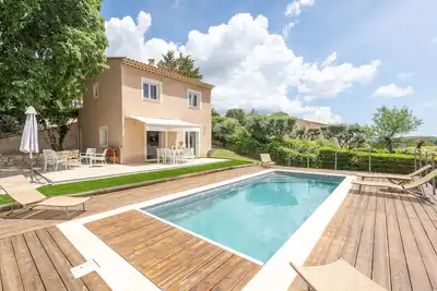 Image de Belle maison contemporaine pour passer un week-end ou une semaine de détente