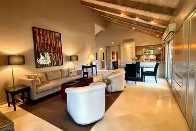 Image de RÊVE De Tennis Lover: Lg 1 chambre, 1 + 1/2 salles de bains, 4 couchages confortablement ~ une propriété Greenday!