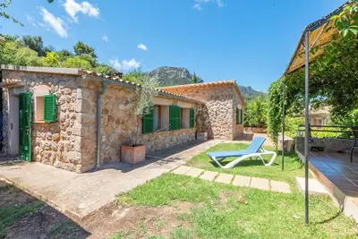 Image de Maison rustique dans les montagnes avec wifi.