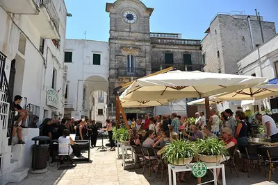 Image de Élégamment meublées, maison confortable sur la place principale de Cisternino