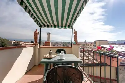 Image de Appartement de luxe avec balcon donnant sur Florence