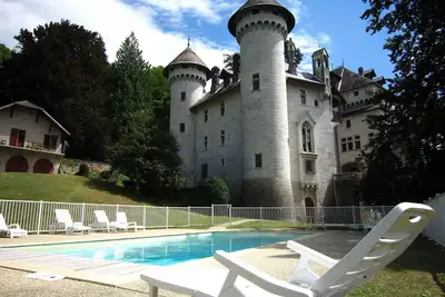 Image de Château à Serrières-en-Chautagne avec terrasse