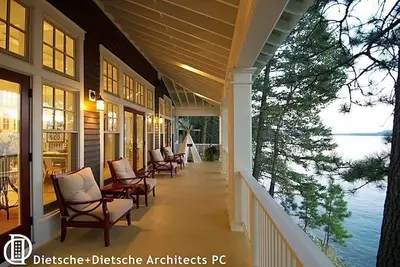 Image de Whitefish Lakefront Luxury Home! Cottage classique à bord de l'eau