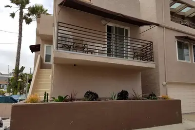 Image de Grand condo à Mission Beach à seulement un pâté de maisons de l'océan et à quelques pas de la baie.