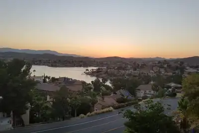 Image de Viens! Appréciez \"A Bit-o-Paradise\" sur Vacation Drive. Attrapez nos couchers de soleil quotidiens.