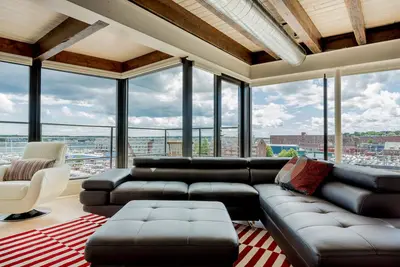 Image de \"Cornelia\" Waterfront Penthouse Suite, emplacement privilégié du Vieux-Port, vues incroyables!