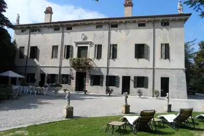 Image de Villa San Bonifacio du 16 ème siècle à Valpolicella, 10 chambres
