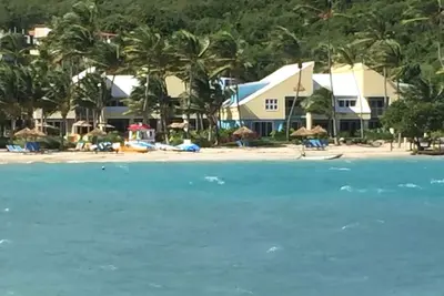 Image de Nouvelle location - East End, Immaculée Villa 3Br, à 1 min à pied de la plage de Margaritaville